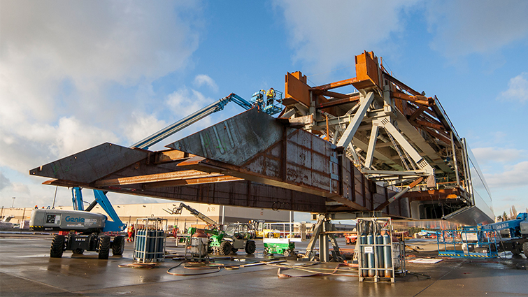 Center span of the pedestrian walkway at Cargo 2.