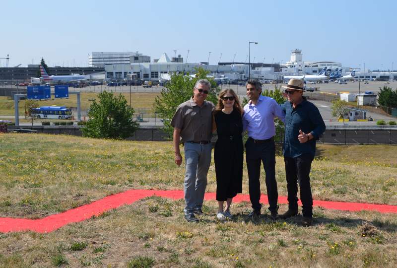 Commissioners and the artist.