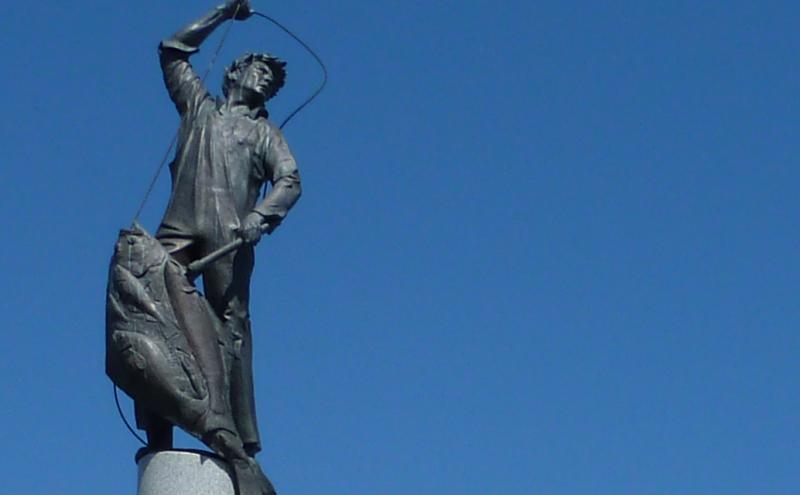 Fishermen's Terminal memorial statue