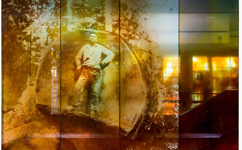 Linda Beaumont, Sea-Tac Airport, Travleing Light, art in public places.