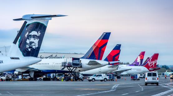 Commercial aircraft on the airfield at Seattle-Tacoma International Airport (SEA)
