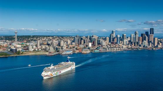 The Norwegian Pearl in Elliott Bay