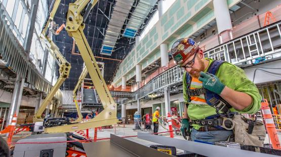 Union Craftsman working at SEA Airport's North Satellite Modernization Project, October 2018.