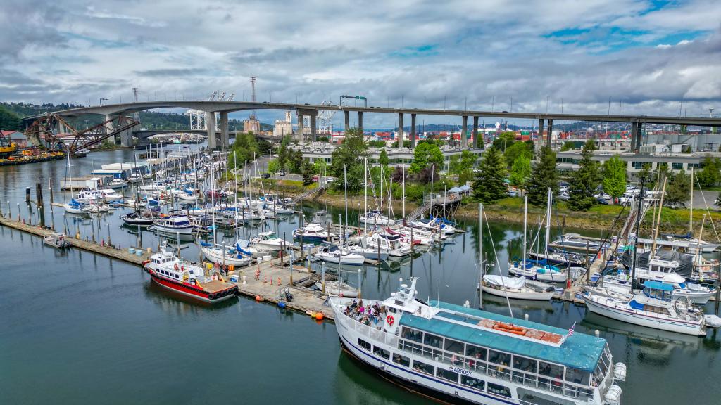 Welcome to Harbor Island Marina